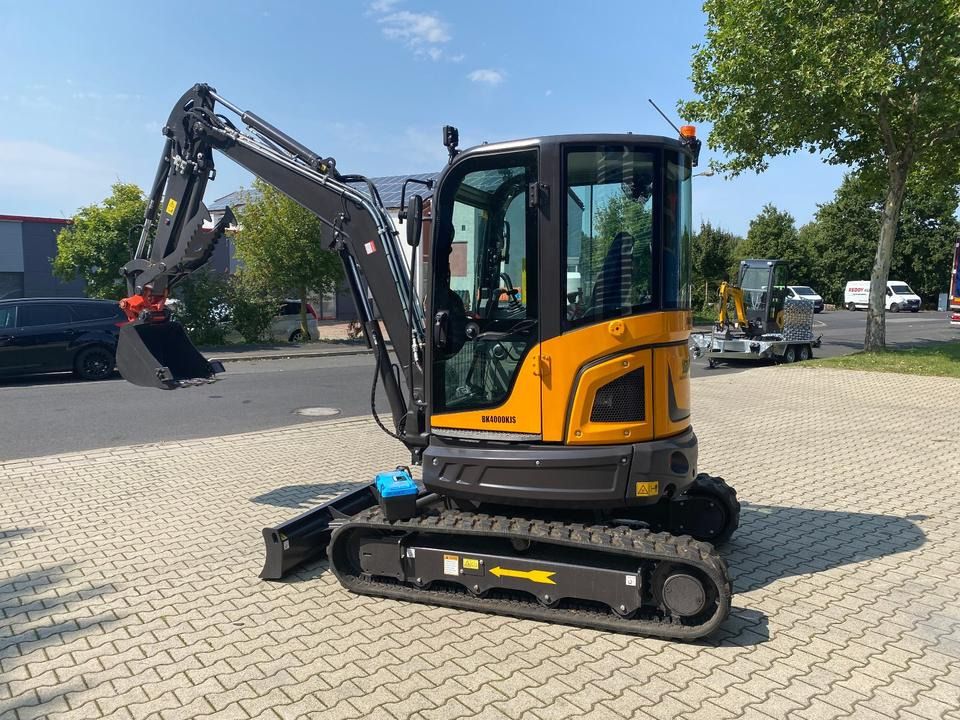 Berger Kraus BK4000KJS mini excavator, side view Berger Kraus BK4000KJS mini excavator, side view