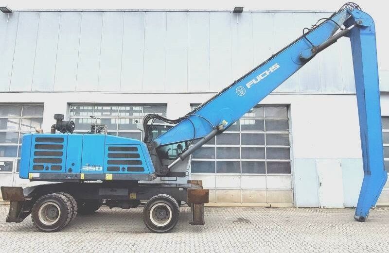 2015 Fuchs MHL350F material handler, side profile view
