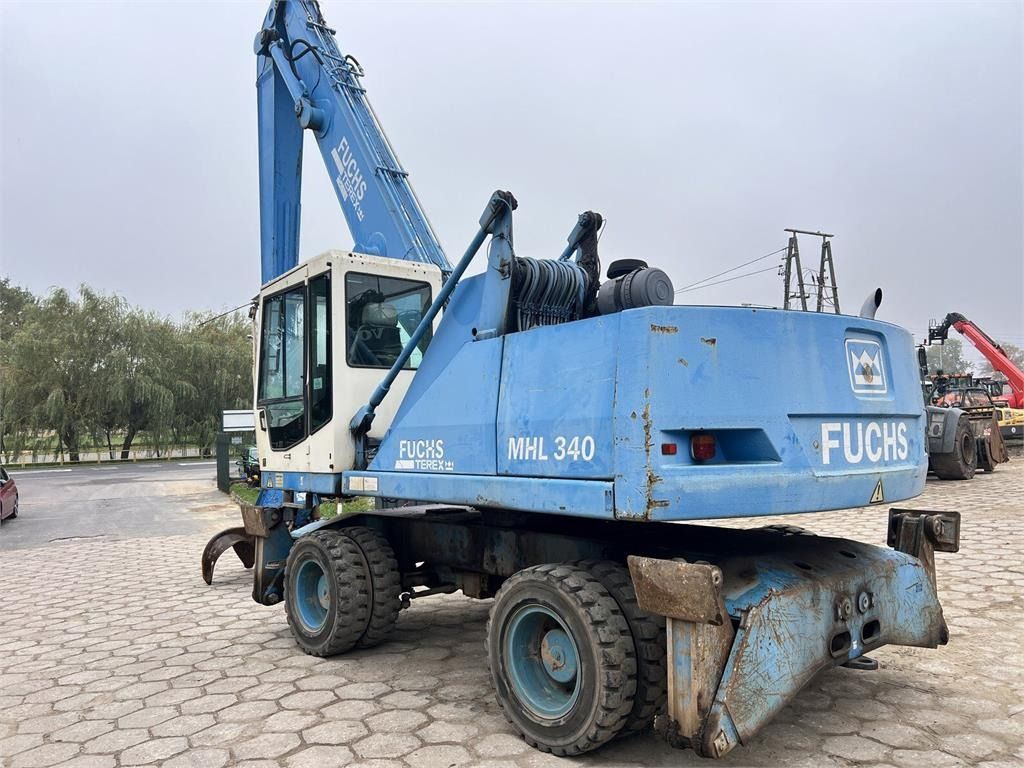 2003 Fuchs MHL340 material handler, rear three-quarter view 2003 Fuchs MHL340 material handler, rear three-quarter view