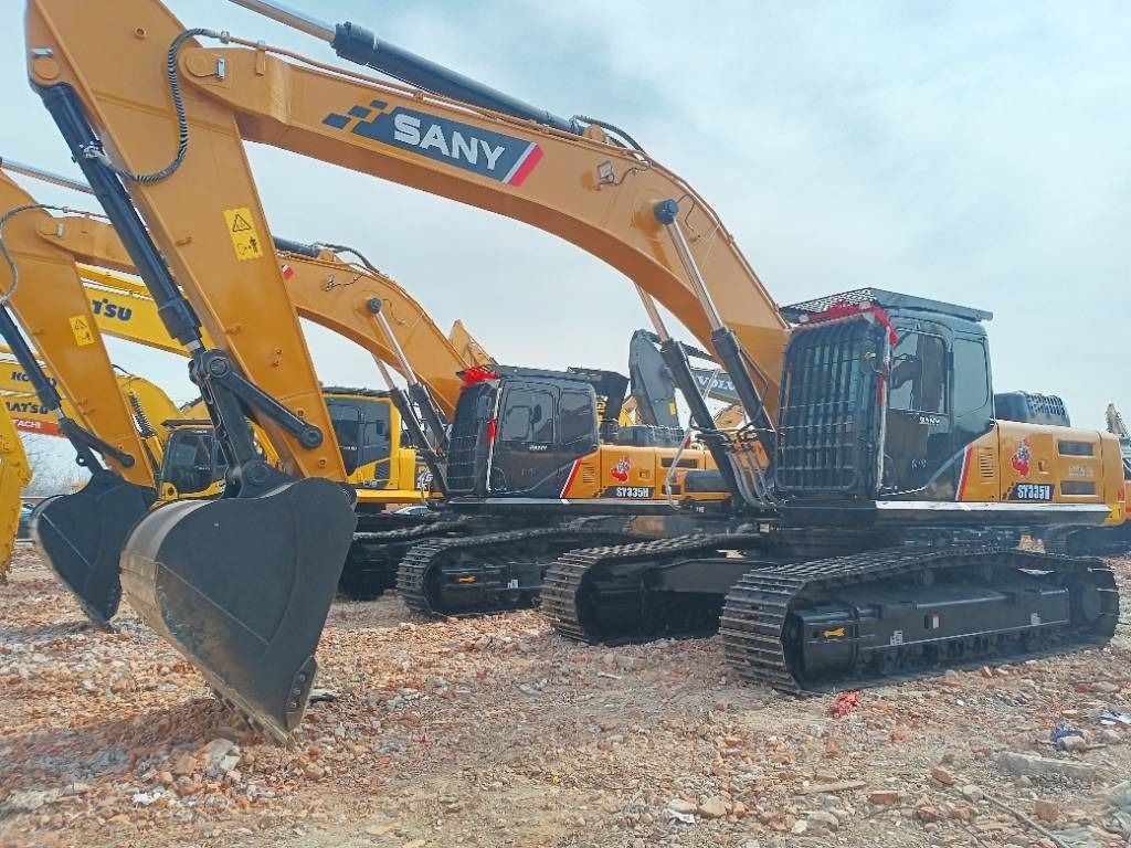 2025 Sany SY335H crawler excavator, side view 2025 Sany SY335H crawler excavator, side view