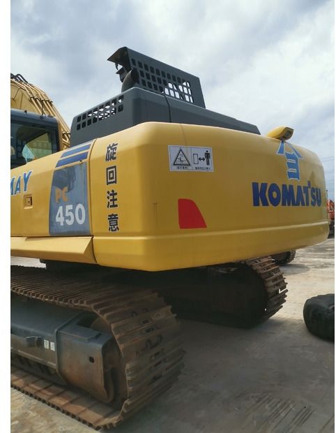 2020 Komatsu PC450-8 crawler excavator rear view 2020 Komatsu PC450-8 crawler excavator rear view