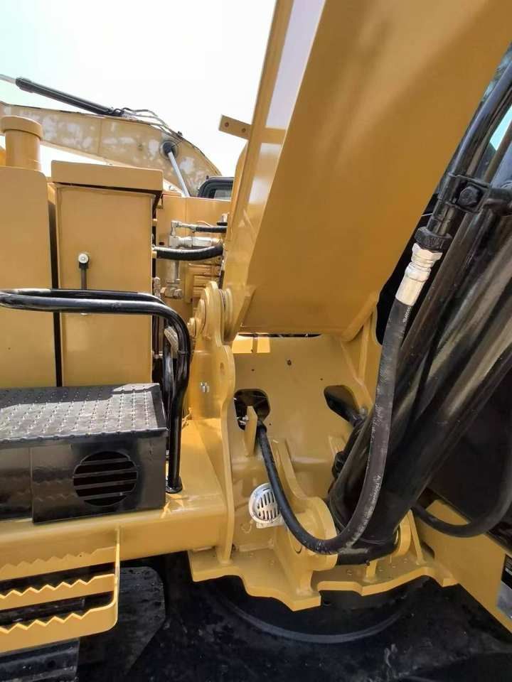 2020 Caterpillar 308E2 crawler excavator boom and upper structure detail 2020 Caterpillar 308E2 crawler excavator boom and upper structure detail