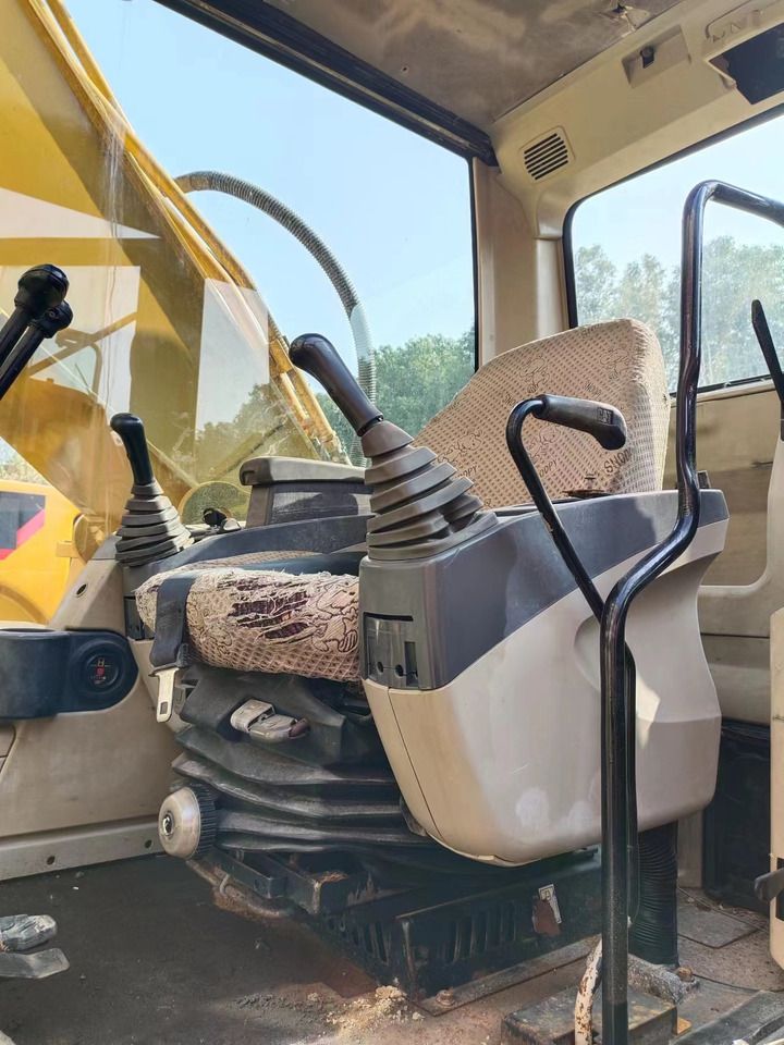 2018 Caterpillar 325CL crawler excavator interior cab view 2018 Caterpillar 325CL crawler excavator interior cab view