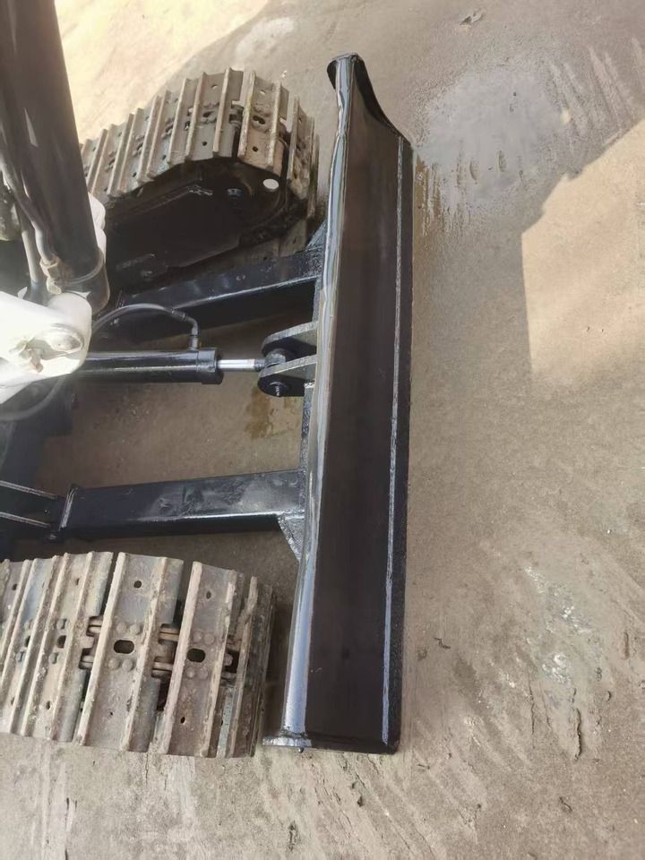 2018 Bobcat 331G mini excavator backfill blade view 2018 Bobcat 331G mini excavator backfill blade view