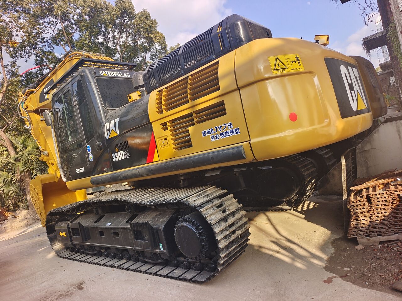 2025 Caterpillar 336D crawler excavator, rear three-quarter view 2025 Caterpillar 336D crawler excavator, rear three-quarter view