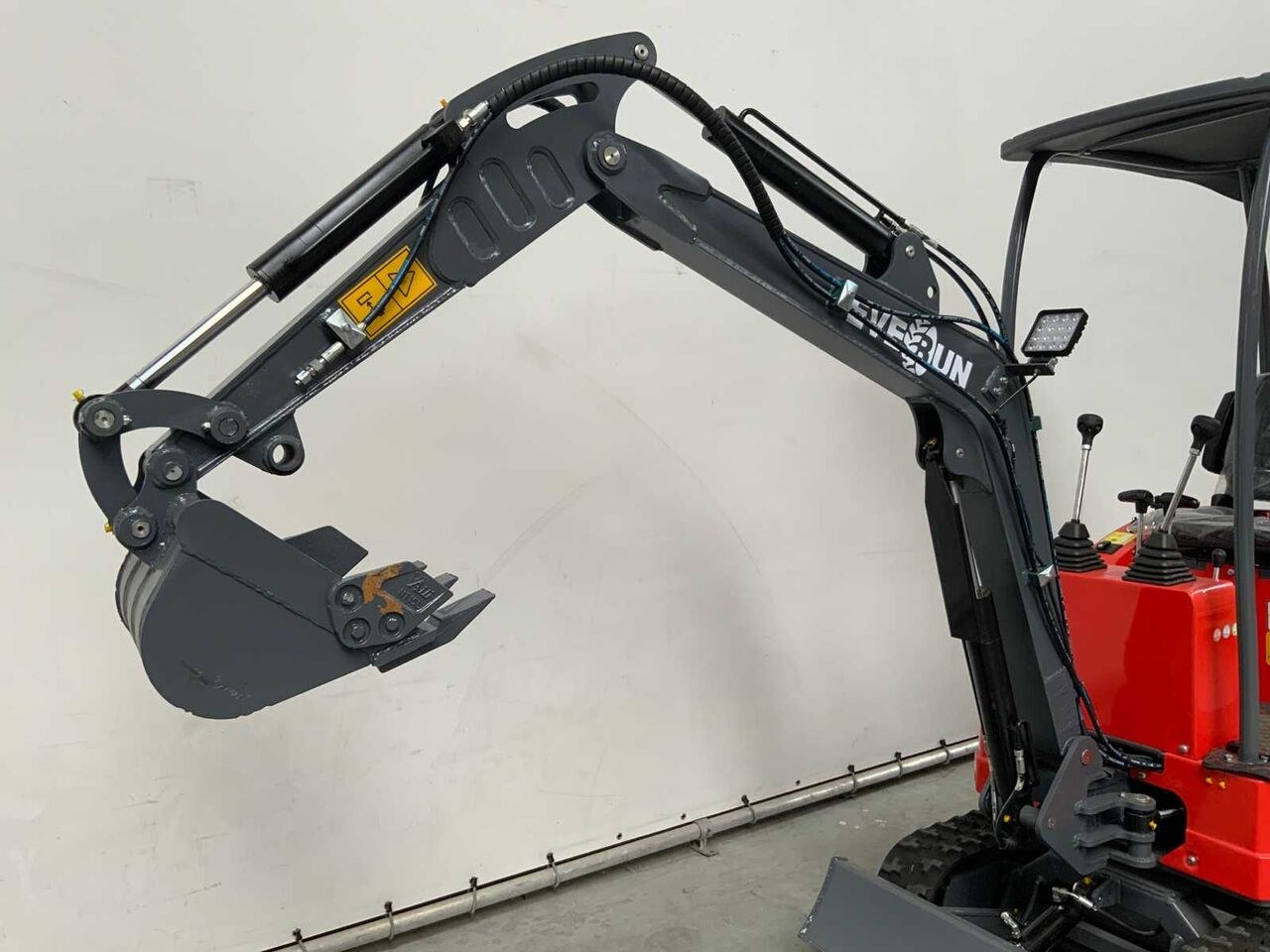 2025 Everun ERE10PRO mini excavator boom and bucket view 2025 Everun ERE10PRO mini excavator boom and bucket view