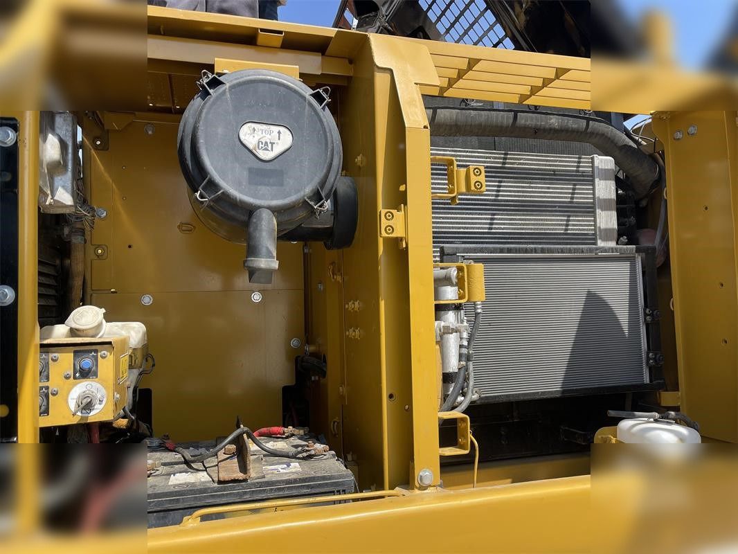 2025 Caterpillar 320D2 Raupenbagger Motorraum-Ansicht 2025 Caterpillar 320D2 Raupenbagger Motorraum-Ansicht