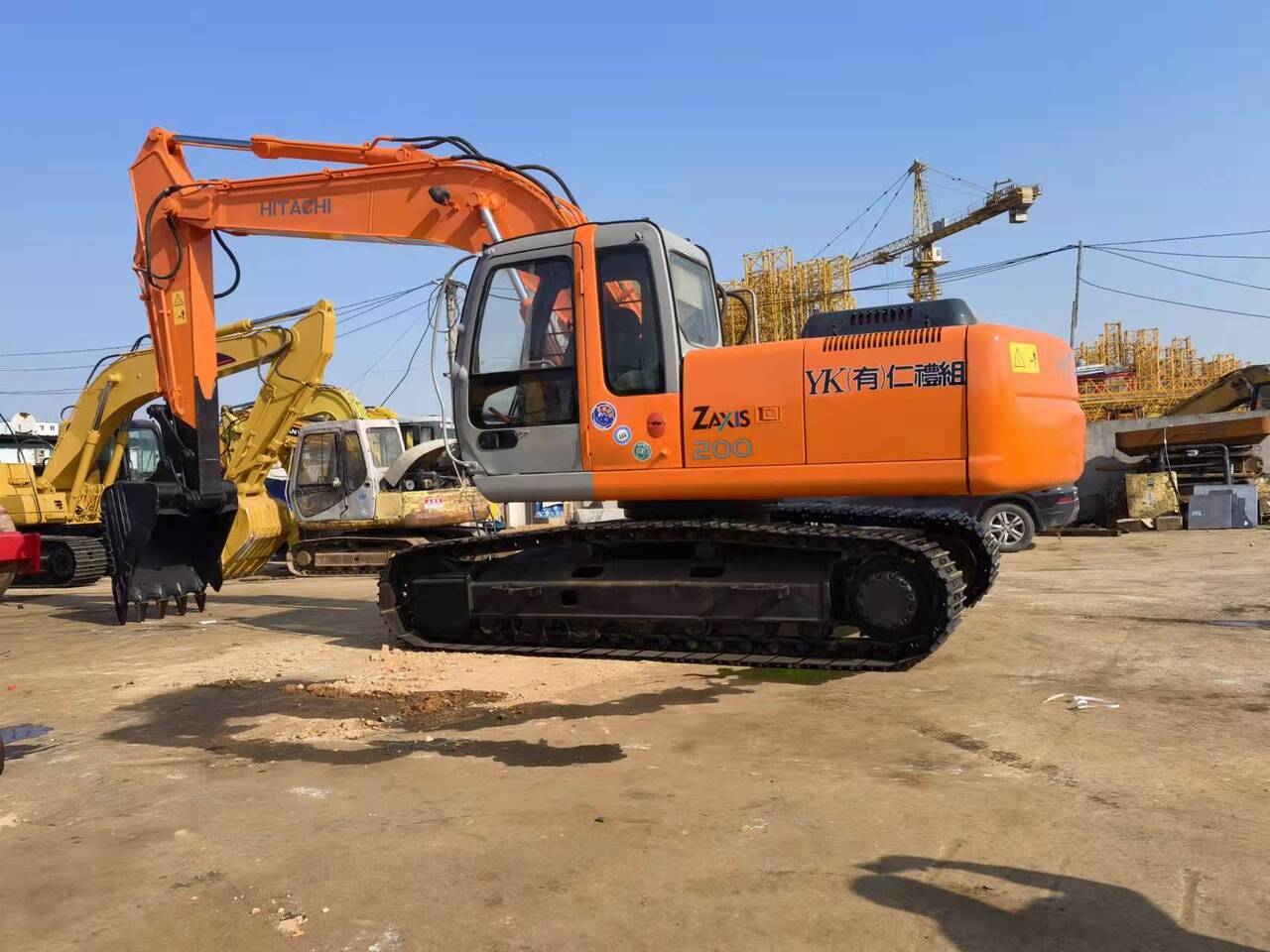 2016 Hitachi Zaxis 200 crawler excavator, side view