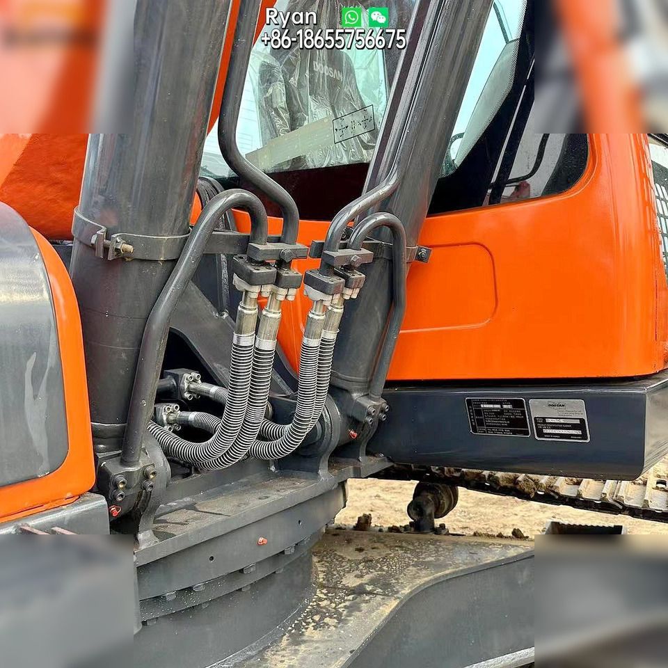 2022 Doosan DX225LC-9C crawler excavator hydraulic hose detail