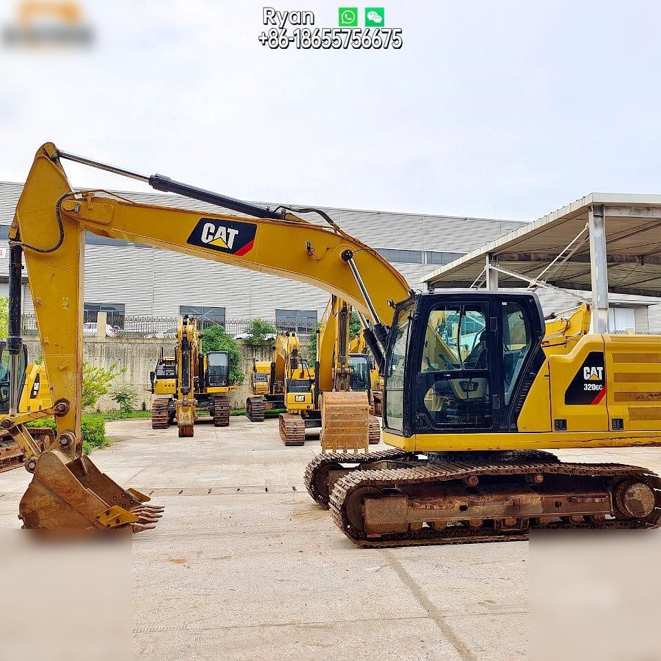 2018 Caterpillar 320GC crawler excavator side view 2018 Caterpillar 320GC crawler excavator side view