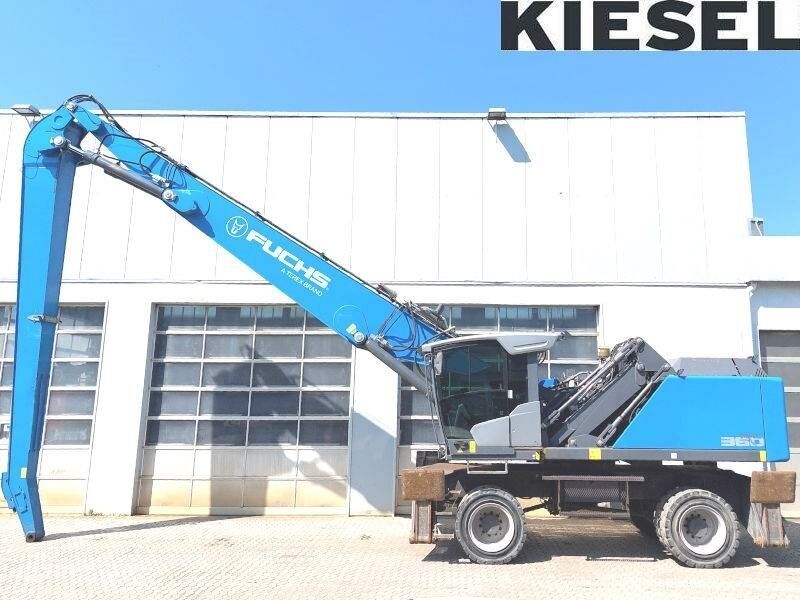2020 Fuchs MHL360 F material handler, side view