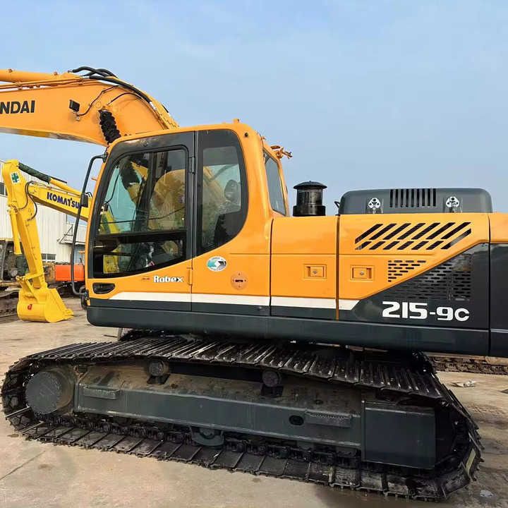 2019 Hyundai 215-9c crawler excavator side view 2019 Hyundai 215-9c crawler excavator side view
