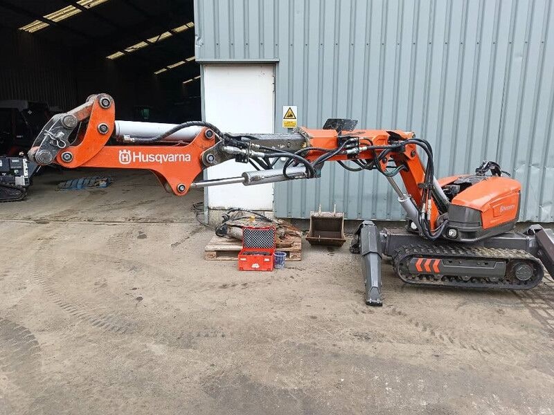 2009 Husqvarna DXR 310 demolition robot, side view 2009 Husqvarna DXR 310 demolition robot, side view