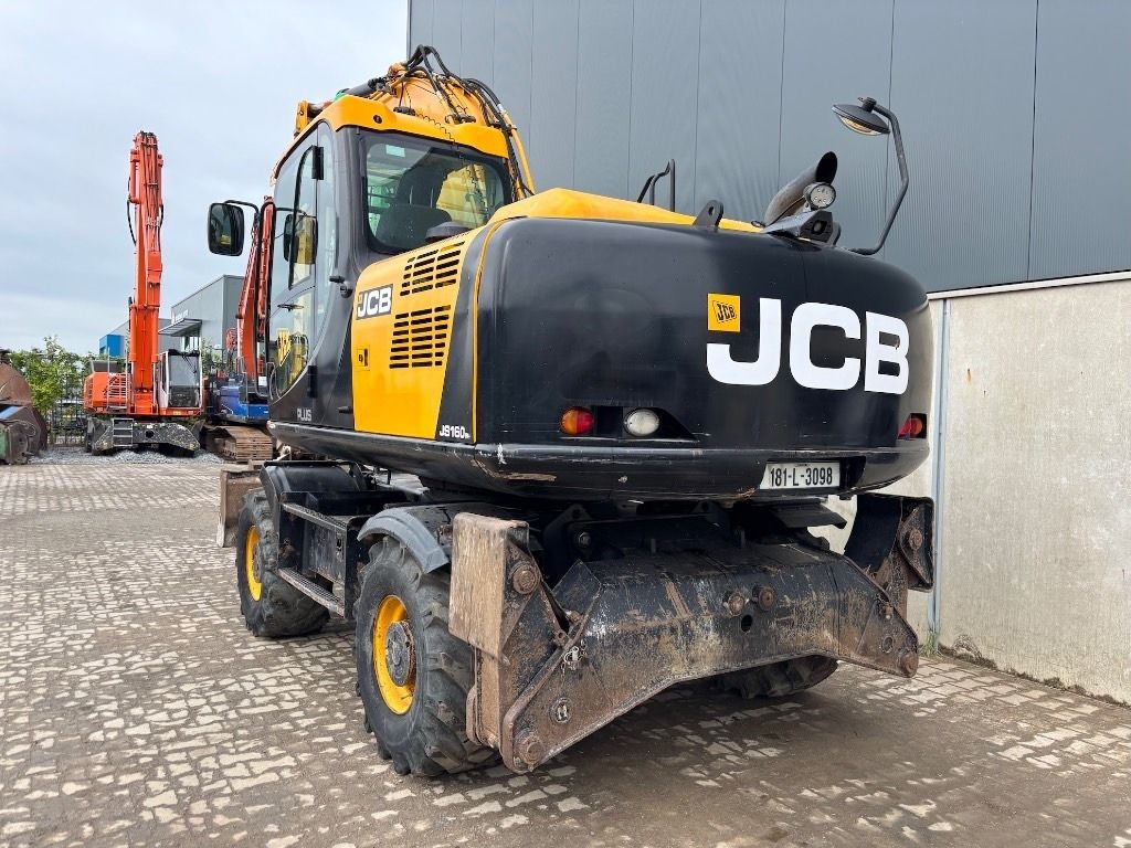 2018 JCB JS160W wheel excavator rear view 2018 JCB JS160W wheel excavator rear view