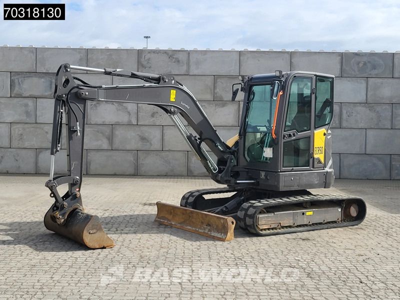 2021 Volvo ECR50F mini excavator, side view 2021 Volvo ECR50F mini excavator, side view
