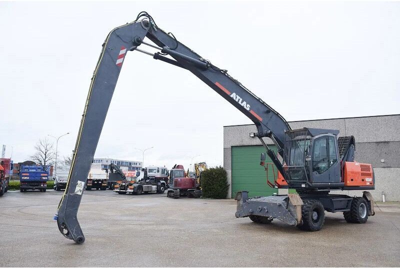 2012 Atlas 270 MH wheel excavator, side profile view