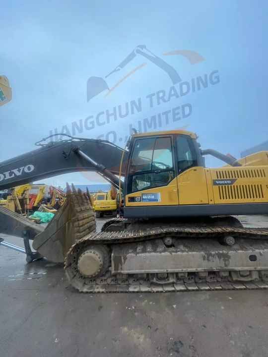 2018 Volvo EC480DL crawler excavator side view