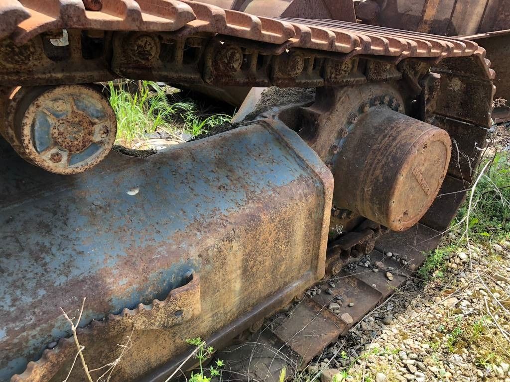2001 Liebherr R944 HDS LITRONIC crawler excavator track assembly detail 2001 Liebherr R944 HDS LITRONIC crawler excavator track assembly detail