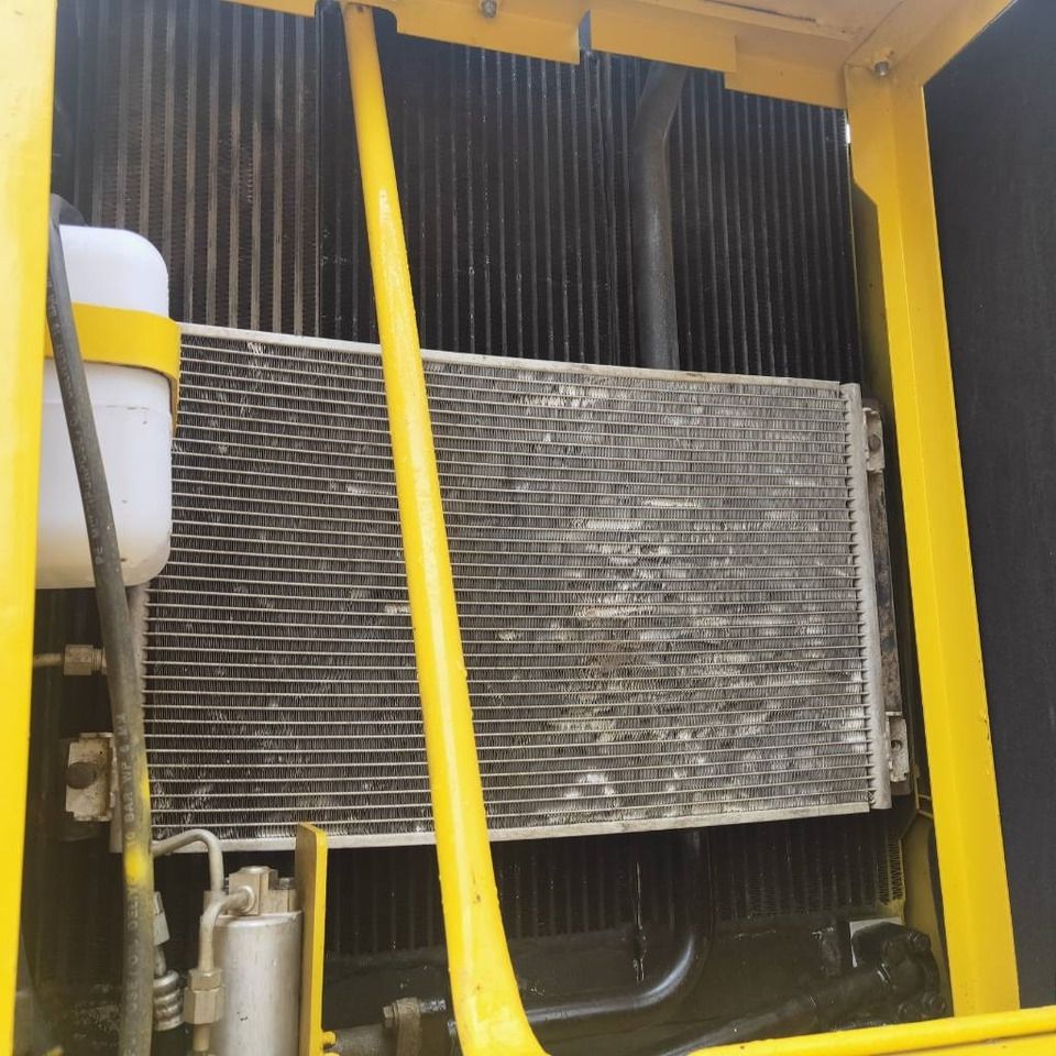 2023 Komatsu PW160W-7 wheel excavator radiator and cooling system detail 2023 Komatsu PW160W-7 wheel excavator radiator and cooling system detail