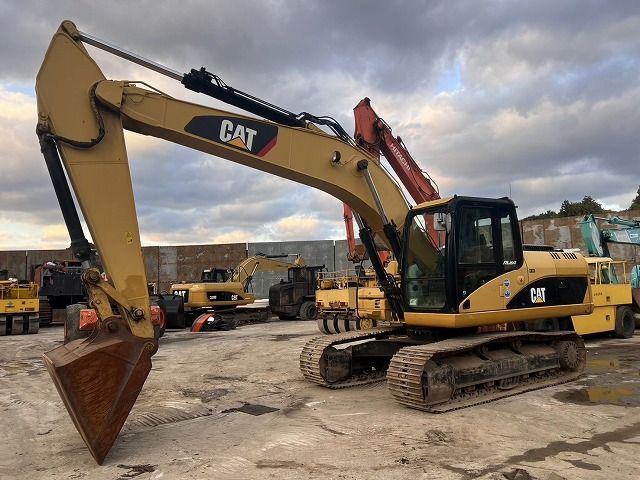 Escavatore cingolato Caterpillar 320D del 2012, vista laterale Escavatore cingolato Caterpillar 320D del 2012, vista laterale