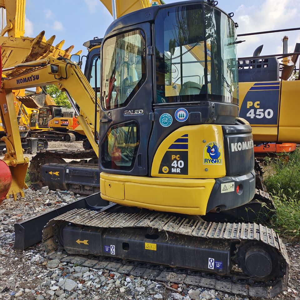 2024 Komatsu PC40 MR mini excavator, side view 2024 Komatsu PC40 MR mini excavator, side view