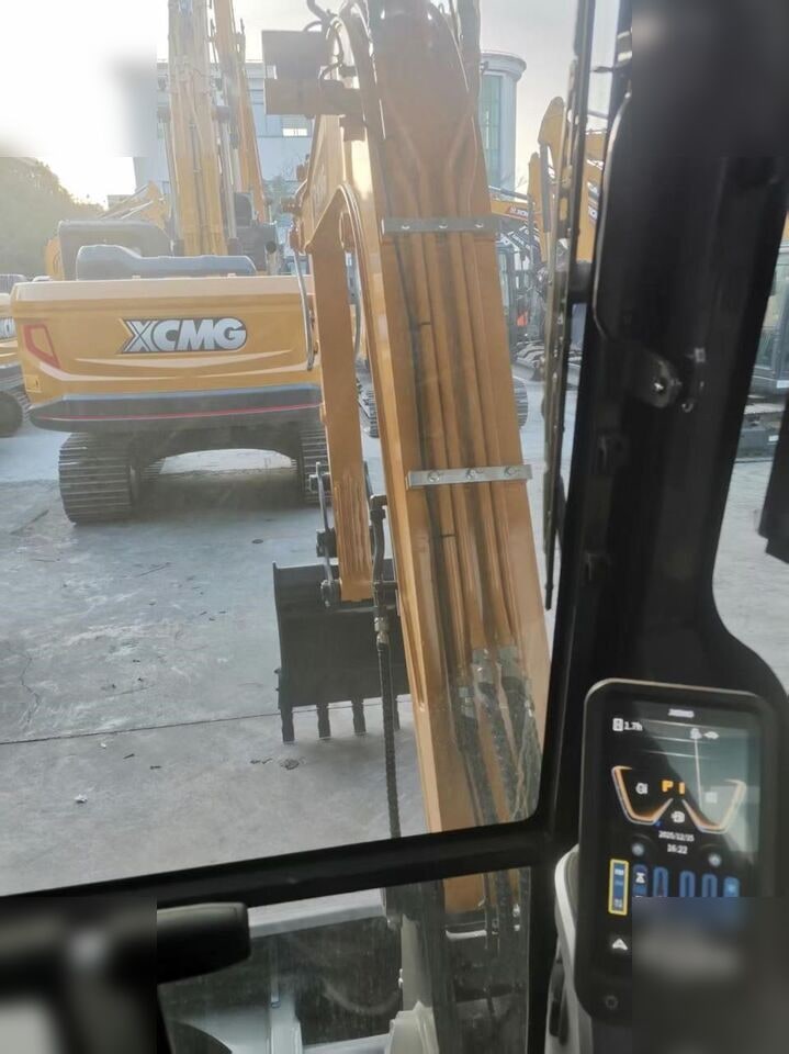 2025 XCMG XE60GPRO crawler excavator, interior view 2025 XCMG XE60GPRO crawler excavator, interior view