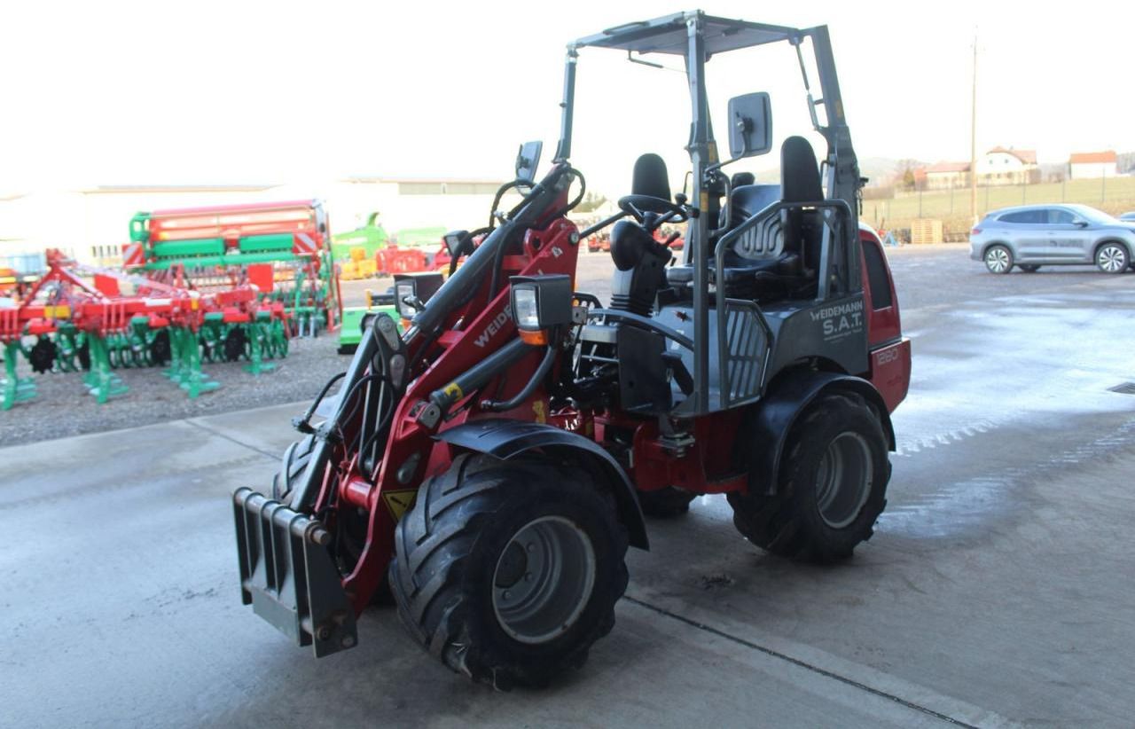 2019 Weidemann 1280 mini excavator, front three-quarter view