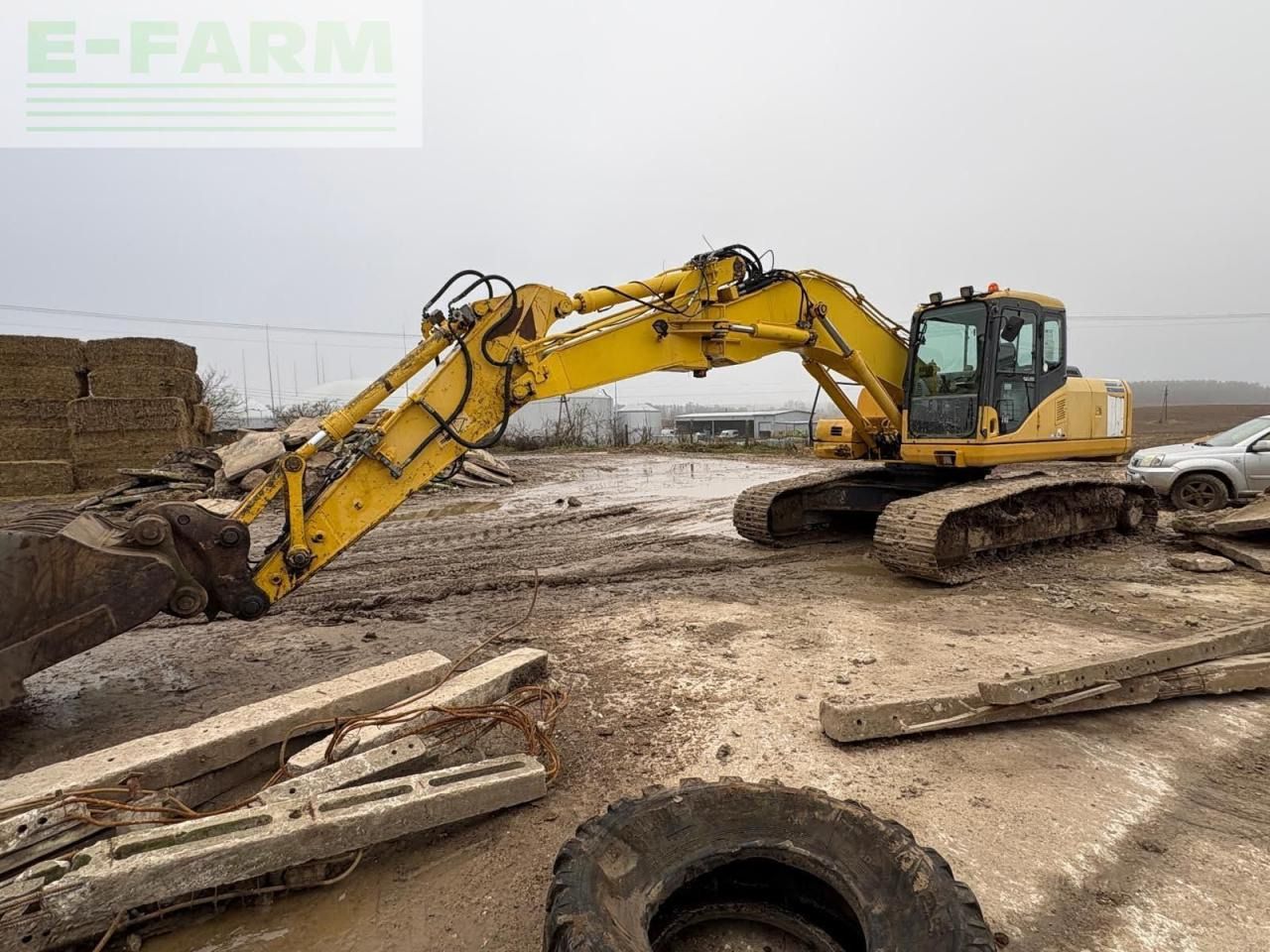 2006 Komatsu PC210LC-7 crawler excavator, side view