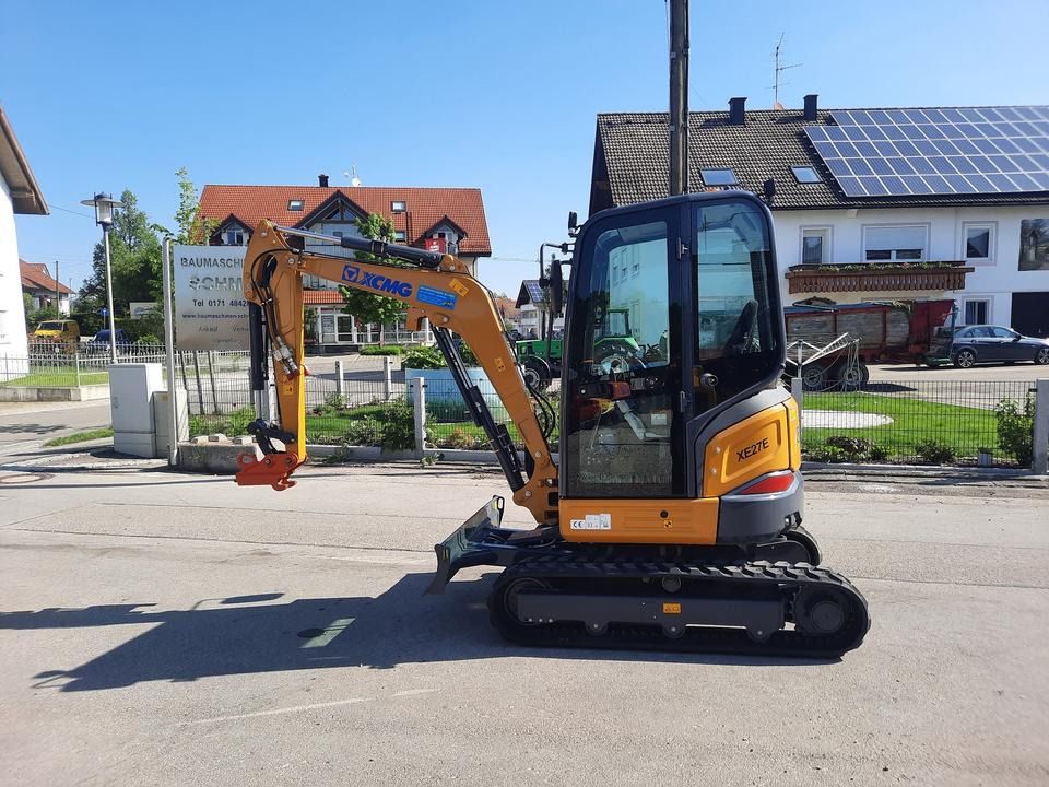 XCMG XE27E mini excavator, side view XCMG XE27E mini excavator, side view