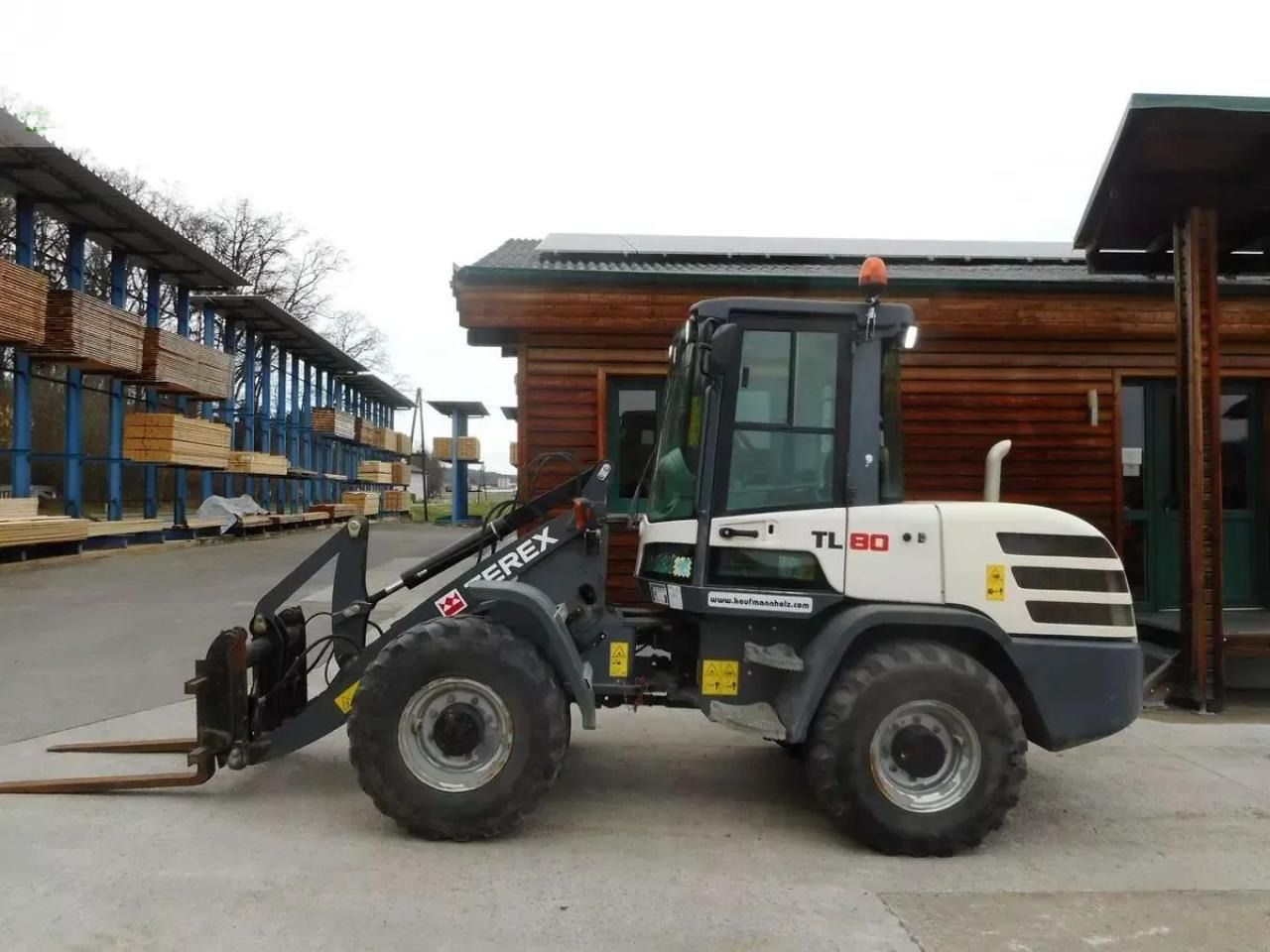 2016 Terex TL80 wheel loader side view 2016 Terex TL80 wheel loader side view