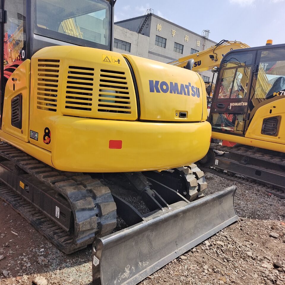 2024 Komatsu PC70-8 crawler excavator rear view 2024 Komatsu PC70-8 crawler excavator rear view