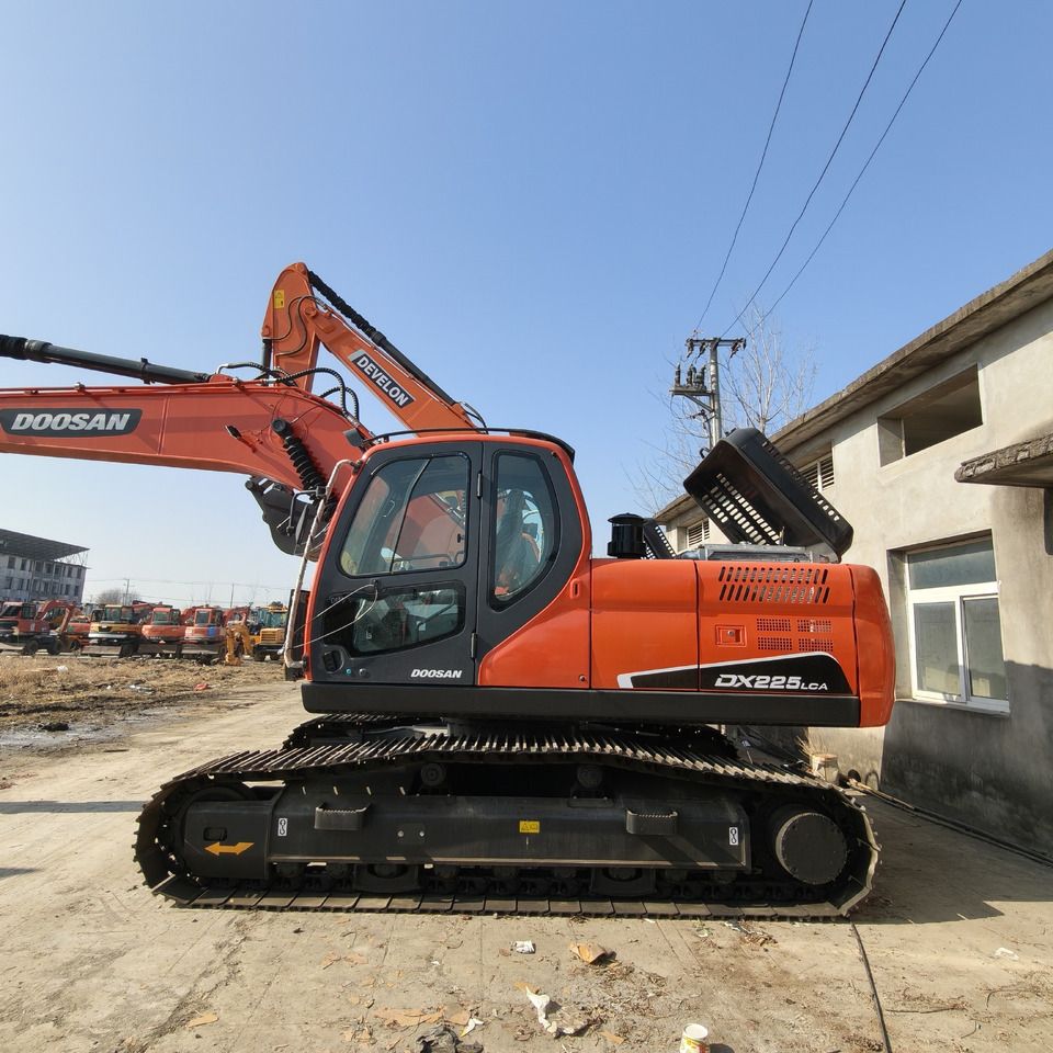 2024 Doosan DX225LCA Raupenbagger
