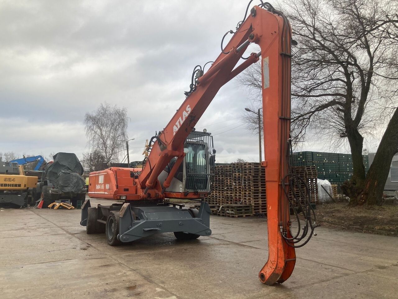 2005 Atlas 1604 MI material handler, side view 2005 Atlas 1604 MI material handler, side view