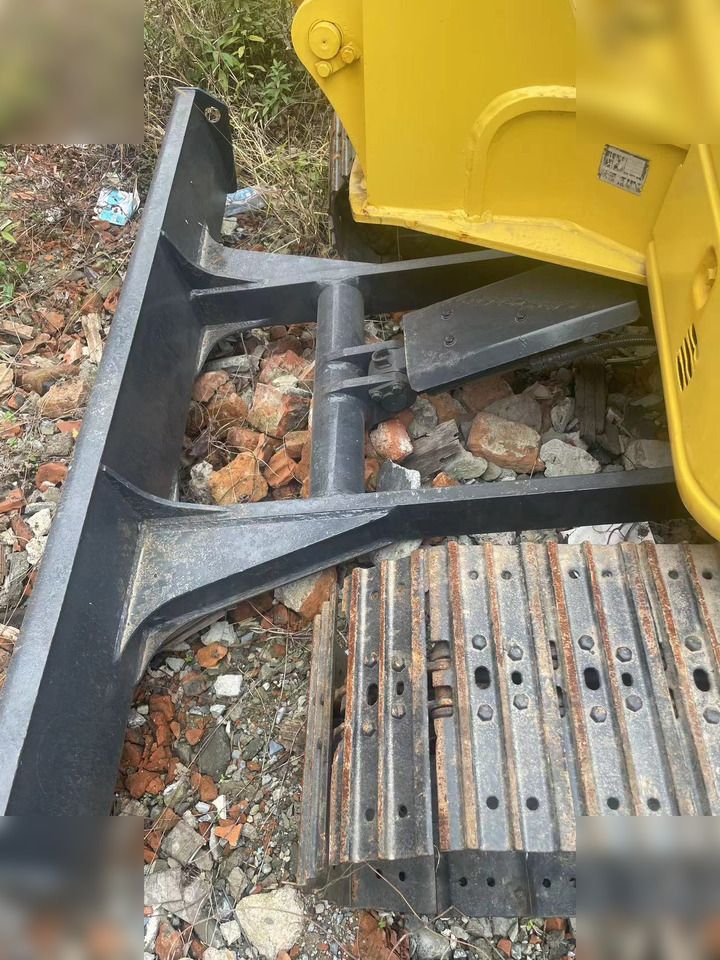 2015 Komatsu PC55MR-2 mini excavator dozer blade view 2015 Komatsu PC55MR-2 mini excavator dozer blade view