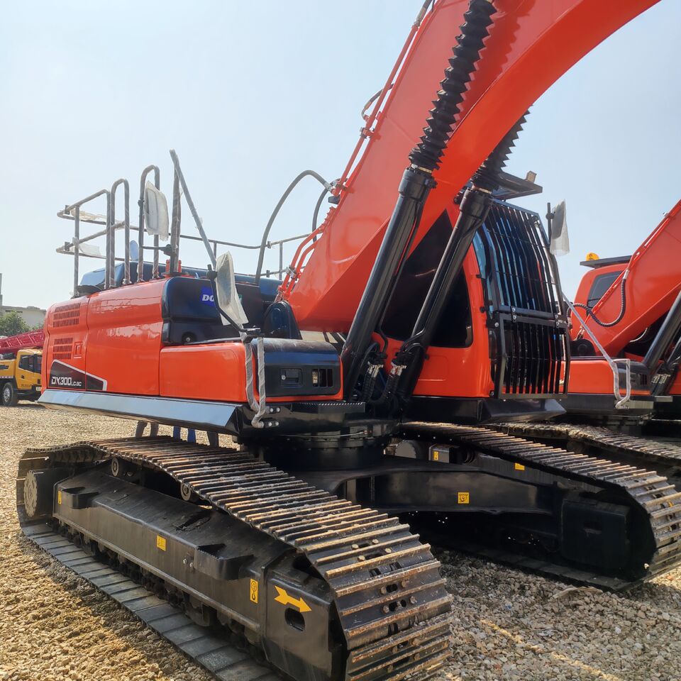 2023 Doosan DX300LC-8C crawler excavator, side view 2023 Doosan DX300LC-8C crawler excavator, side view
