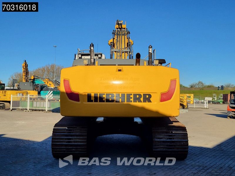 2015 Liebherr R936LC crawler excavator, rear view