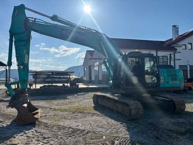 2018 Kobelco SK210HLC-10 crawler excavator, side profile view 2018 Kobelco SK210HLC-10 crawler excavator, side profile view