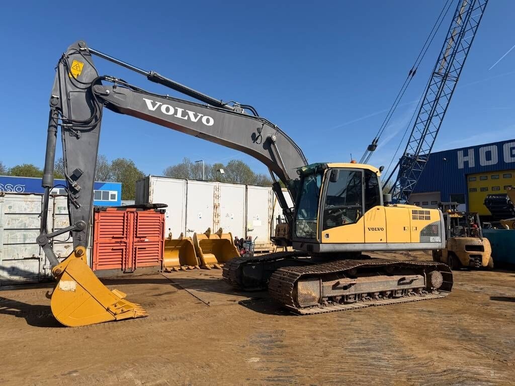 2008 Volvo EC210CL crawler excavator, side view