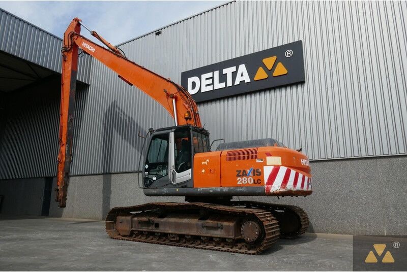 2007 Hitachi Zaxis 280LC crawler excavator, side view