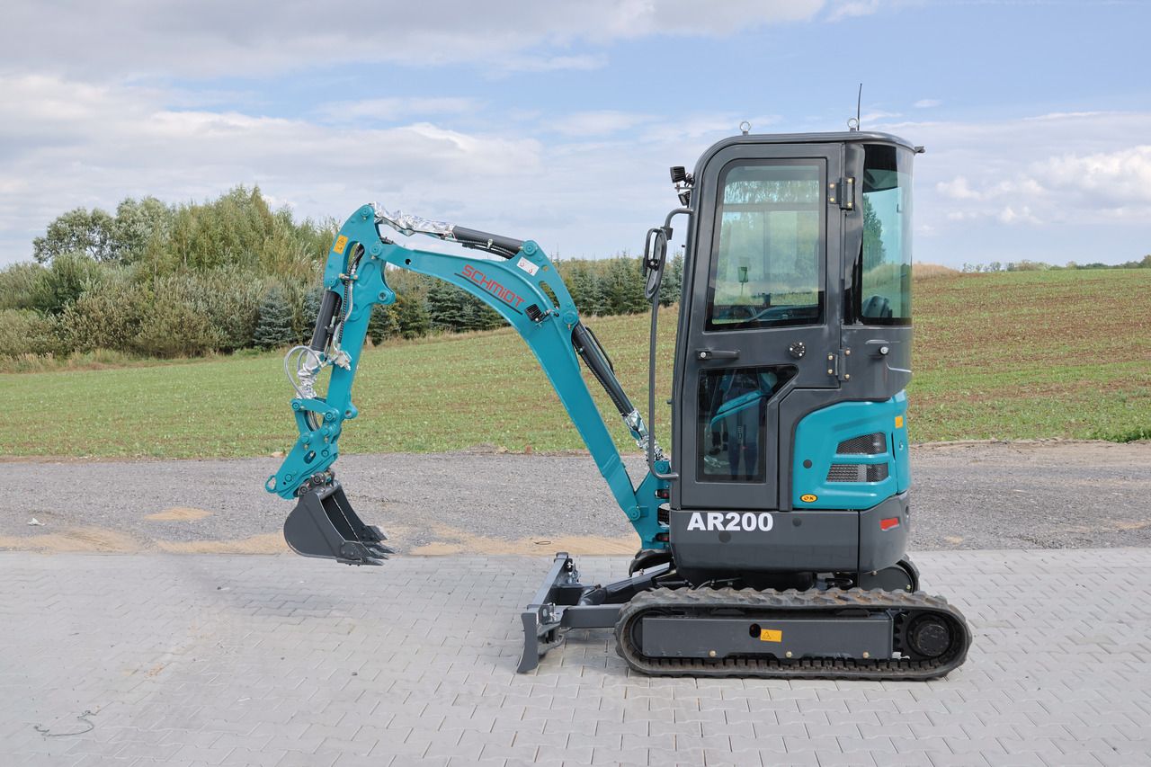 2025 Kubota AR200 mini excavator side view 2025 Kubota AR200 mini excavator side view