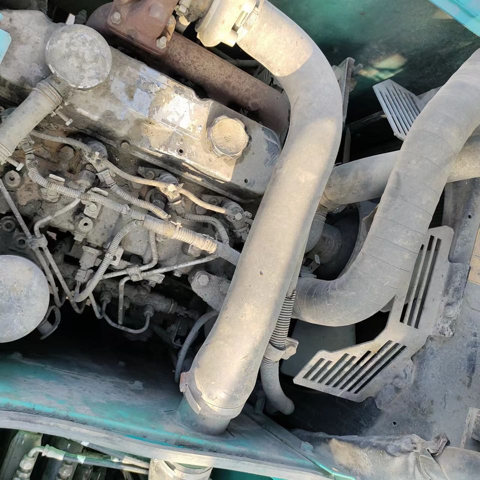 2018 Kobelco SK140LC-8 engine compartment view 2018 Kobelco SK140LC-8 engine compartment view