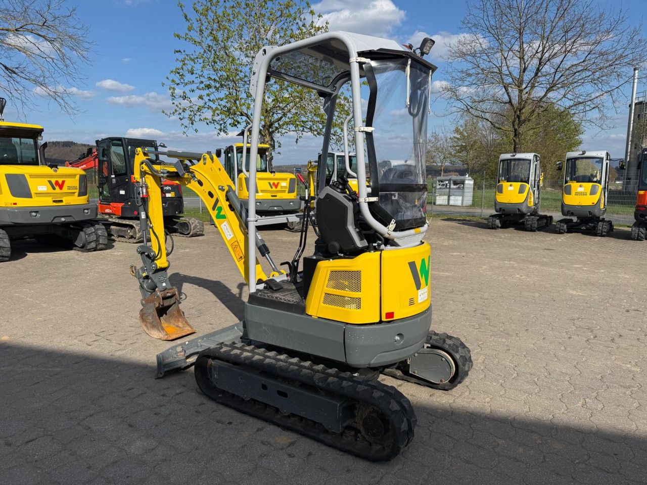 2022 Wacker Neuson EZ17E mini excavator, rear three-quarter view 2022 Wacker Neuson EZ17E mini excavator, rear three-quarter view