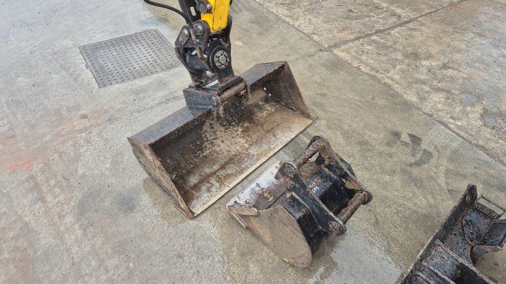2021 JCB 16C-1 mini excavator attachments
