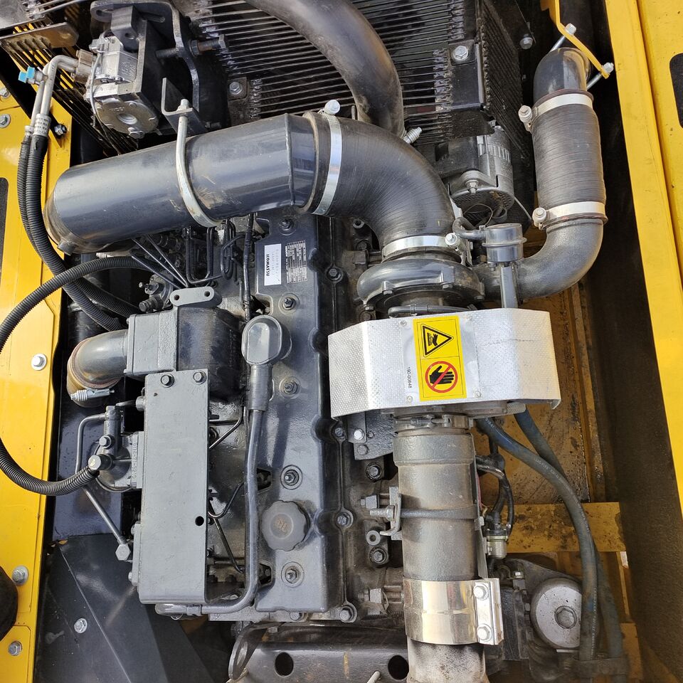 2024 Komatsu PC350 crawler excavator engine compartment 2024 Komatsu PC350 crawler excavator engine compartment