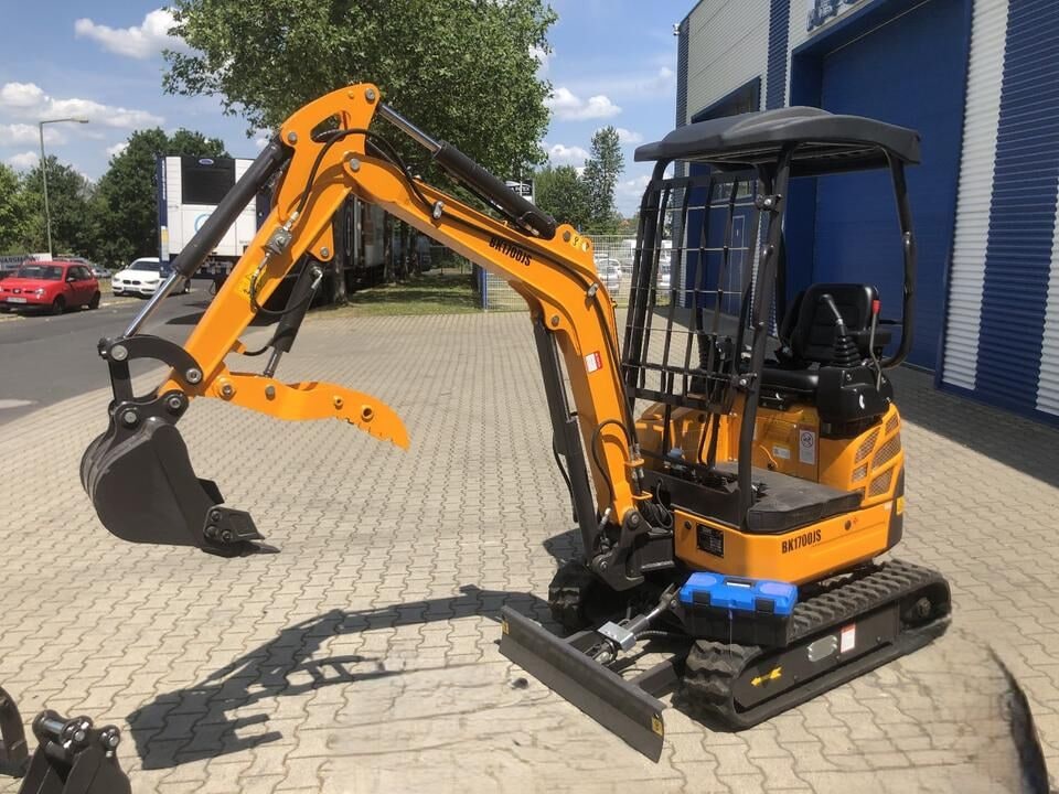 Berger Kraus BK1700JS mini excavator, side view