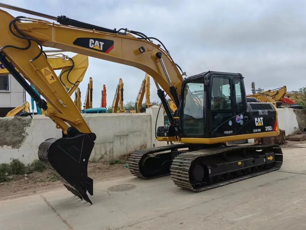 2018 Caterpillar 315D crawler excavator, side view 2018 Caterpillar 315D crawler excavator, side view