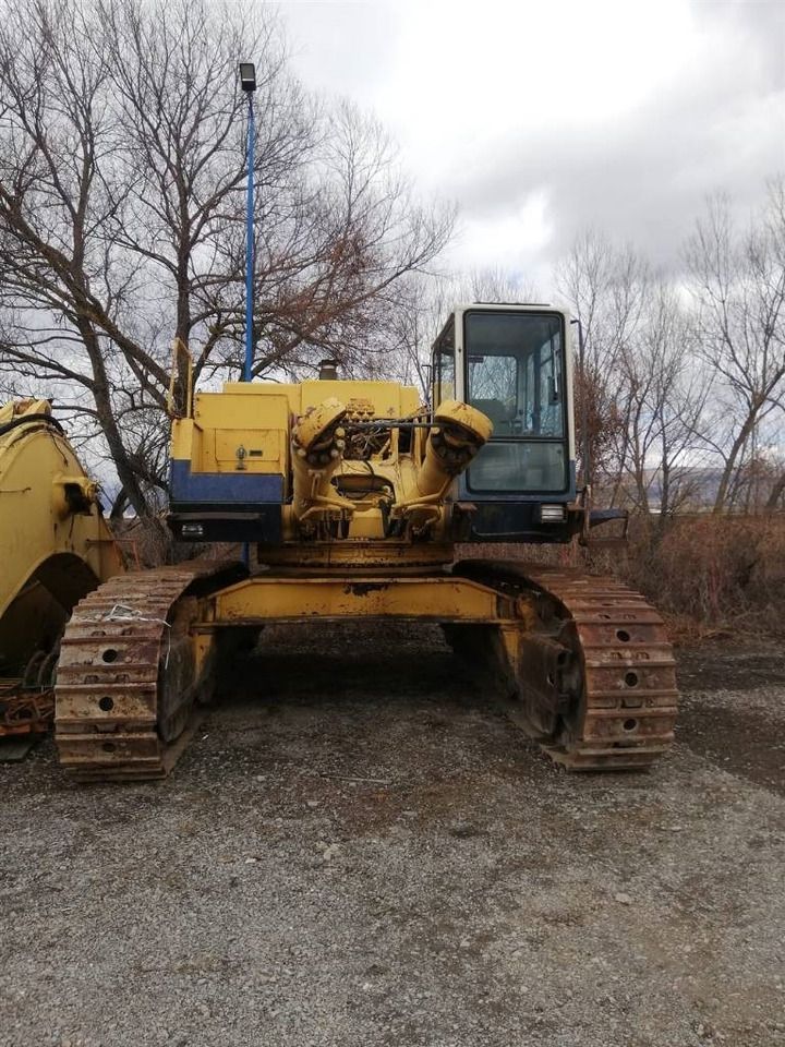 1992 Komatsu PC 650 SE-5 crawler excavator, front view 1992 Komatsu PC 650 SE-5 crawler excavator, front view