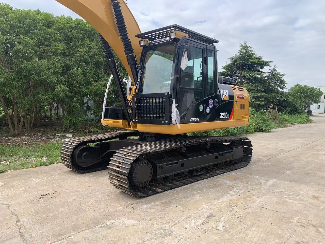 Escavadora de rastos Caterpillar 320D2 de 2023, vista lateral