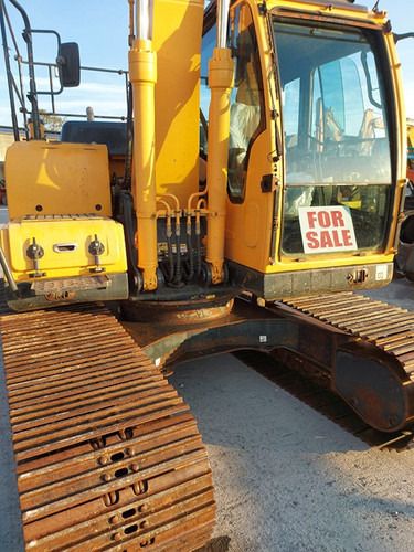 2020 Hyundai R140LC-9A crawler excavator cab and tracks view 2020 Hyundai R140LC-9A crawler excavator cab and tracks view
