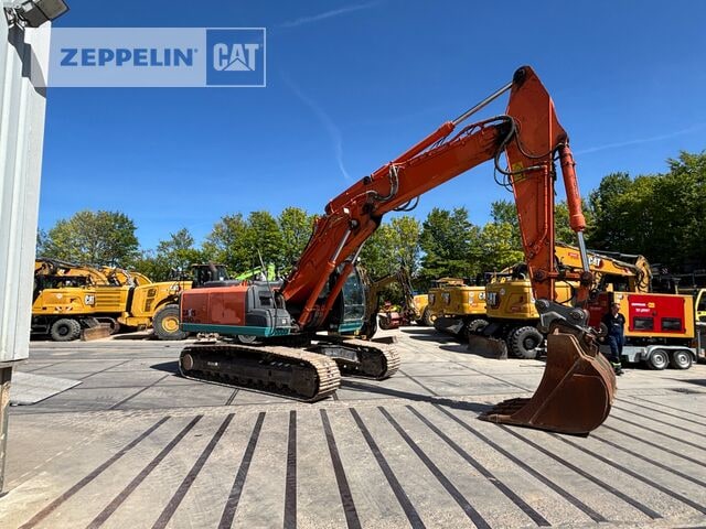 2014 Hitachi ZAXIS250 crawler excavator, side view
